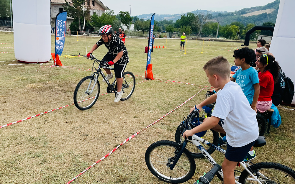 Tanti slalom e sorrisi alla gimcana di Villa Petto